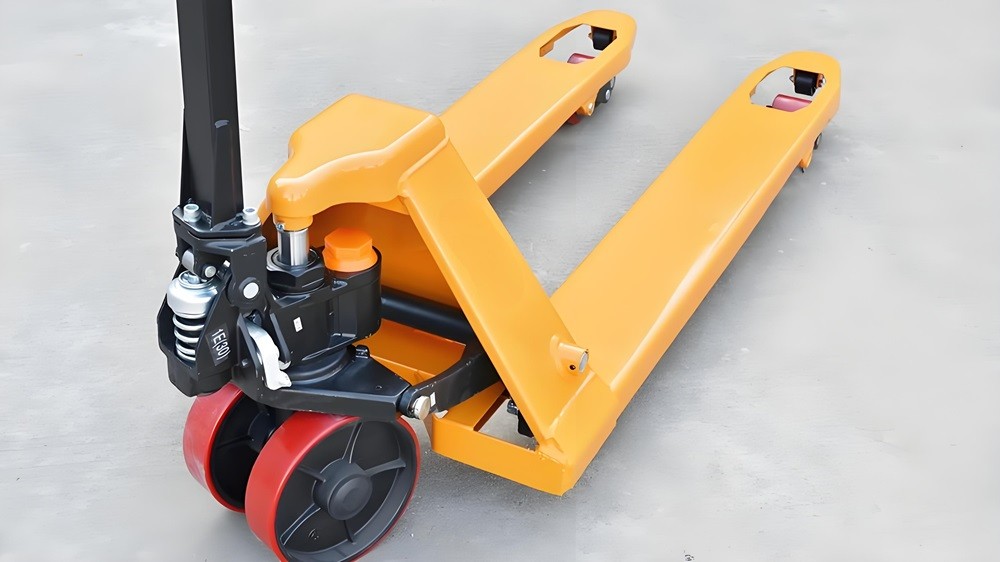 手动液压托盘搬运车哪家好，猎鹰品牌非常巧